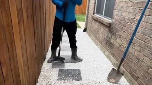 庭院小径的园林装修设计。 #庭院地面铺装 #小院改造 #结实耐用 #美丽庭院