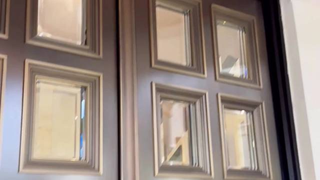 "采光魔法“照亮家的每一寸#TINNO帝诺系统入户门#别墅门#系统门#偏轴门#苏州