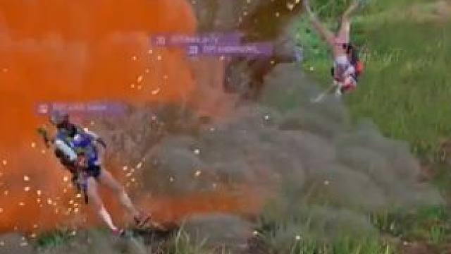 这教你在马路上叫紧急呼救的 #PUBG #绝地求生