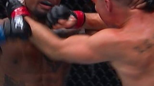 兰德维尔用一回合的时间给你示范一下什么叫炸裂的比赛！#UFC310