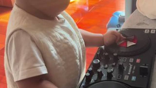 #记录宝宝 #萌娃日常 #软萌宝宝已上线 #古灵精怪 #看着你长大