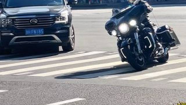 哇哦，大哈雷呀#哈雷滑翔 #哈雷