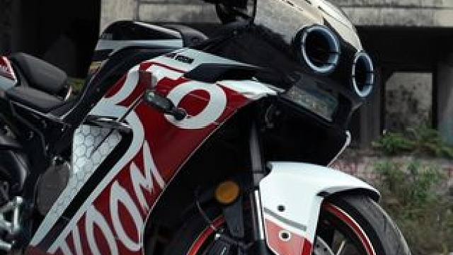 “在呆萌的外表下 藏着的是一颗狂暴的心脏” #500srvoom #摄影 #机车摄影 #不务正耶