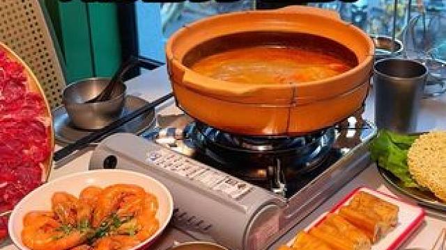 冬天就是要一起去吃热气腾腾的鲜牛肉打边炉！#上海 #潮汕打边炉 #城市里的烟火气 #天儿冷吃点啥 #