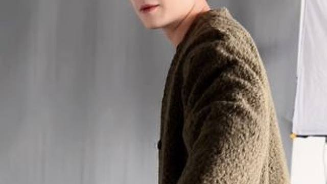 恋爱互动剧《无法抗拒的他们》 #无法抗拒的他们  听说你觉得我严肃？今天换个风格，你喜欢吗？#情感 