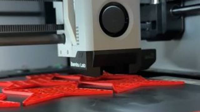 砖家没话说了，我不信你能找出它的危险之处 #3d打印    #有男生会拒绝这个玩具吗 #酷炫