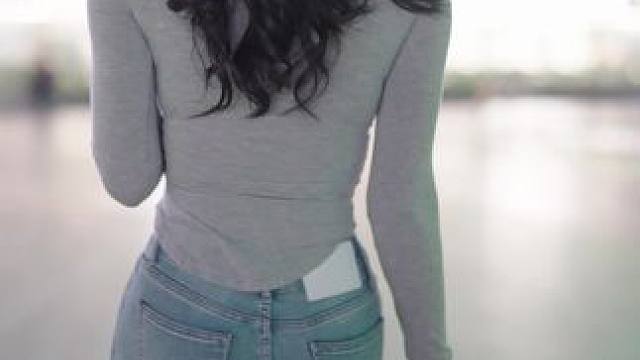 这个背影打几分 #紧身牛仔裤 #时尚扣子牛仔裤 #完美身材