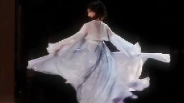 明朝明朝待明朝#古典舞 #氛围感 #古风舞蹈