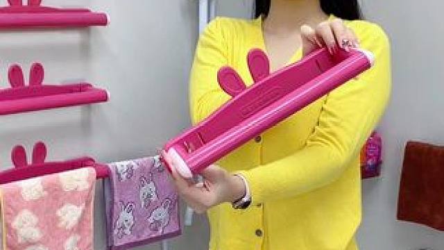 #可伸缩毛巾架  收纳毛巾不占空间，还是个#可伸缩拖鞋架 拖鞋上墙不积水，卫生间干净整洁多了#免打孔