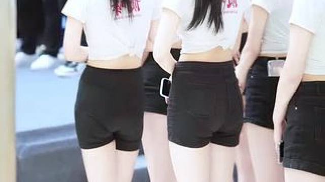 #辣身材 #这腿又长又白又细 #完美身材 #大长腿美女