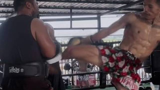 不是说好10号才上强度的嘛
服了  最近这视频上传有点什么毛病啊#中国力量 #诸事顺利 #贵在坚持 