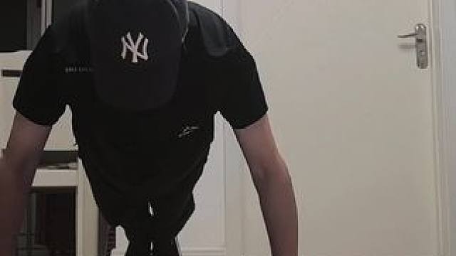 你们的俯卧撑计划是每组多少个，用时多久完成一组呢？ #俯卧撑 #自律打卡