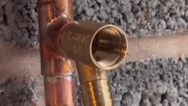 紫铜水管的家装工艺，可净化水质。 #施工工艺 #紫铜工艺 #高性能实用工具 #手工打造 #工艺演示