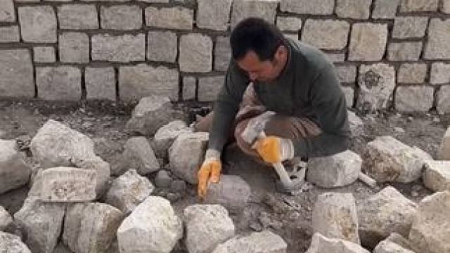 意大利乡村传统石屋建造风格。 #施工工艺 #意大利石屋 #能工巧匠 #匠心制作 #建筑之美