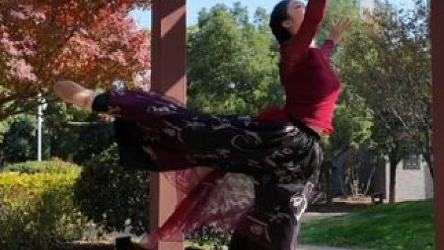 我自关山点酒 千秋皆入喉～#古典舞 #国风古韵 #关山酒 #舞蹈翻跳