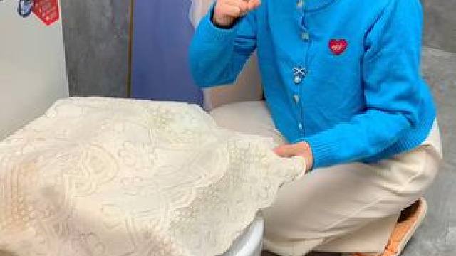 这款#吸盘脸盆挂钩真不错，免打孔上墙，全家的脸盆都能上墙收纳不占地方，大号脸盆也没问题，遇水也不担心