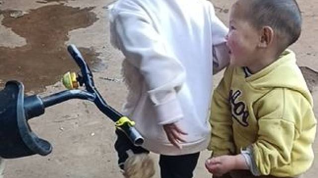 小双惹到老二了，老二生气了。#内容启发搜索