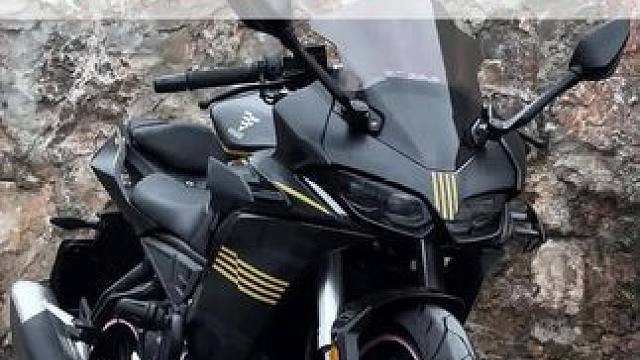 头顶苍穹，努力的生活！ #入门级摩托车推荐 #无极250rr竞技版 #机车