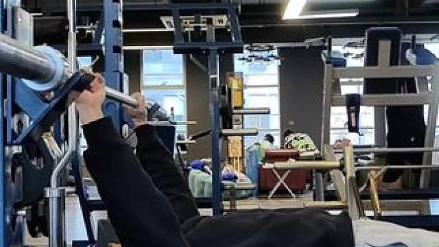 20241207恢复健身第5天 本来应该休息的，思来想去，算了，还是来第二个循环吧。
有进步么觉着？