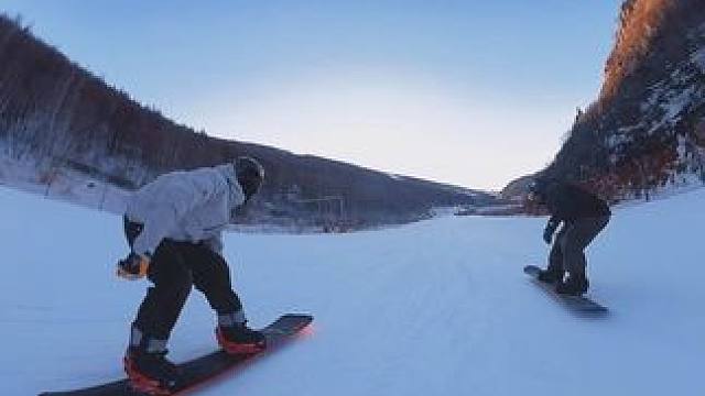 快和你的雪搭子来场追逐赛吧（无加速）#技术滑行 #滑雪转场 #带着影石去滑雪 #insta360影石
