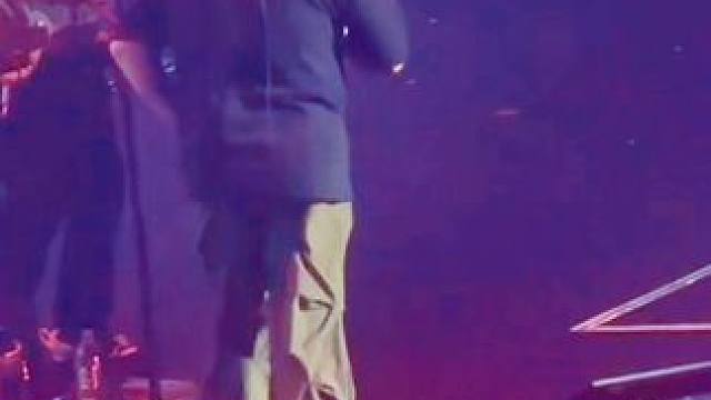 2024年11月30日晚刀郎厦门凤凰体育馆演唱会#演出现场 #嗨翻全场 #劲爆现场 ！