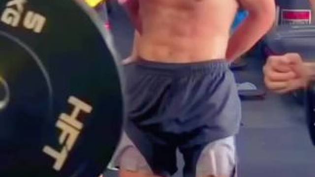 一秒教会你抗击打速成方式 #逗你一笑烦恼忘掉 #看一遍笑一遍 #厉不厉害你们说了算 #拳击 #格斗