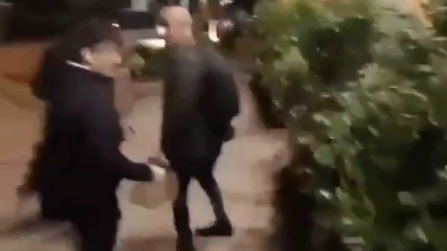 瓜迪奥拉在街上与一名球迷发生争执！