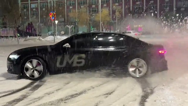 春风得意马蹄疾，扫雪还得看奥迪