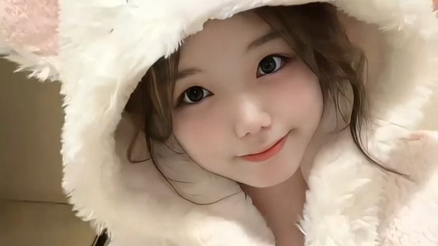 想钻进箱子快递给你