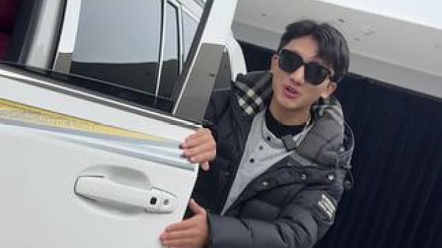 卖凉山汉堡的老乡花20万买了一台老款酷路泽找我升级成为新款！过年回去说拿下村长女儿你们觉得能搞定吗？