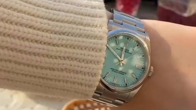 妹子说没白等，太喜欢了[调皮]