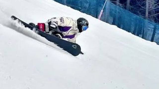 再跟蓝刺头磕一下，看看怎么个事