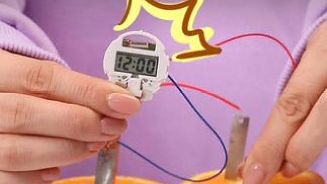 让孩子玩真实的科学小实验，不仅能提升科学思维，还能放下虚拟的手机游戏，在动手动脑中打下坚实的物理化基