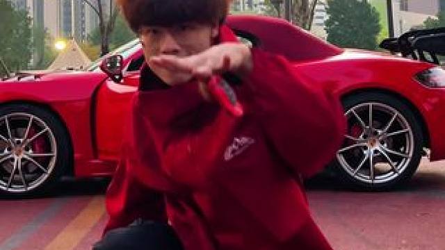 这才是属于男孩子的戒指#拍车仪式感 #转场 #关玉麟Peter