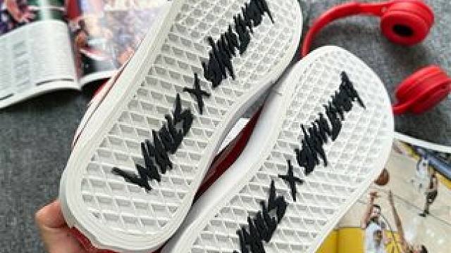 秋冬才是小香风面包鞋的主战场！大家都在问的鞋子来啦！鞋舌鞋底加厚冬天❄️也不怕冷啦！这个颜值也是真的