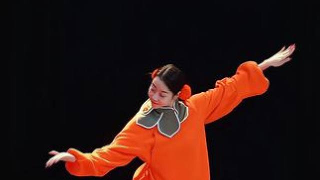 接下来的你，柿柿如意 #最亲的人 #最亲的人舞蹈 #年会舞蹈 #适合过年的喜庆舞蹈推荐 #年会舞蹈可