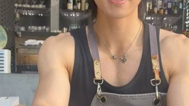 恋爱互动剧《无法抗拒的他们》 恋爱互动剧#无法抗拒的他们  苦涩的咖啡里，你的突然出现让我的世界加了