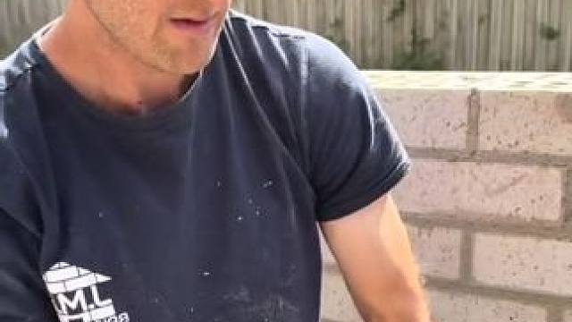 做一天可以采购一周食物的工作。 #砌墙 #解压视频 #施工工艺 #能工巧匠 #匠心制作