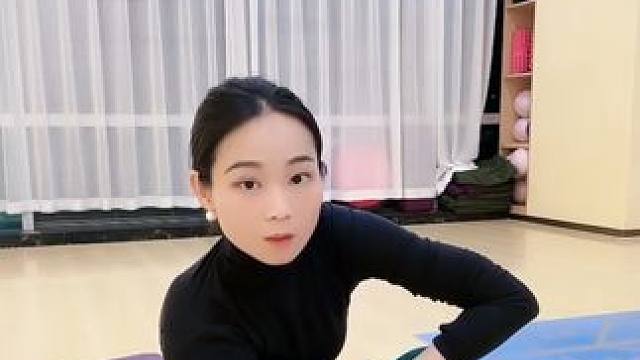 肩关节灵活练习 大臂外旋 赖试试这样灵活肩膀 大臂做外旋练习#瑜伽体式分享 #我的瑜伽生活 #瑜伽 