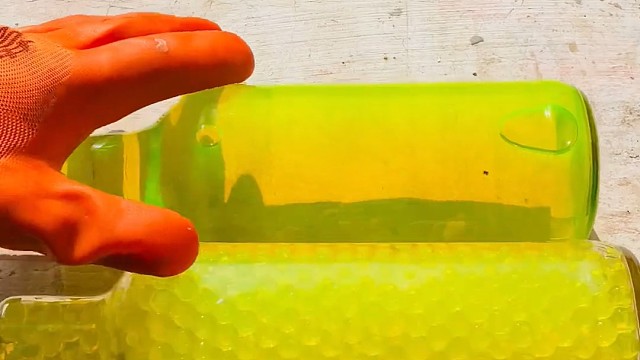 楼梯滚瓶子爆破解压时刻