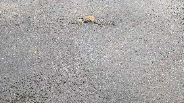 楼梯滚瓶子爆破解压时刻