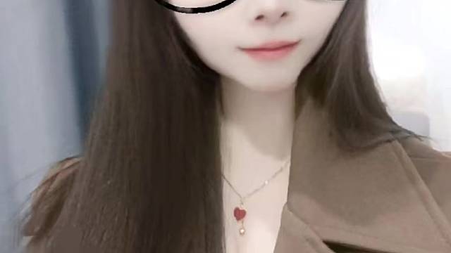 天冷了。记得多更衣