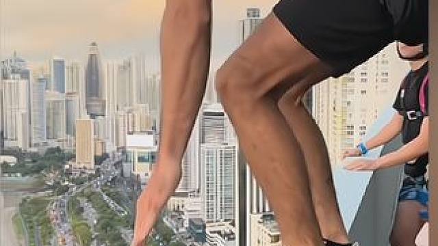 赶快拦住他#跳伞