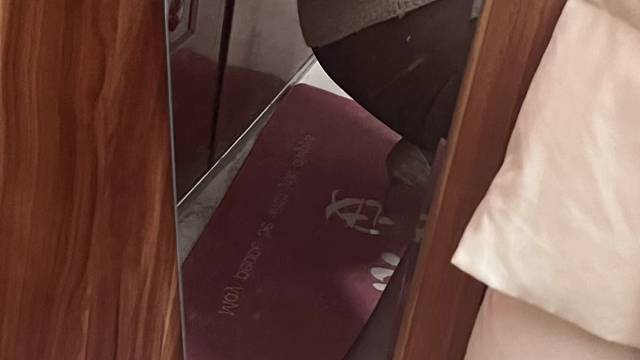 爱就是一块裹着奶油的