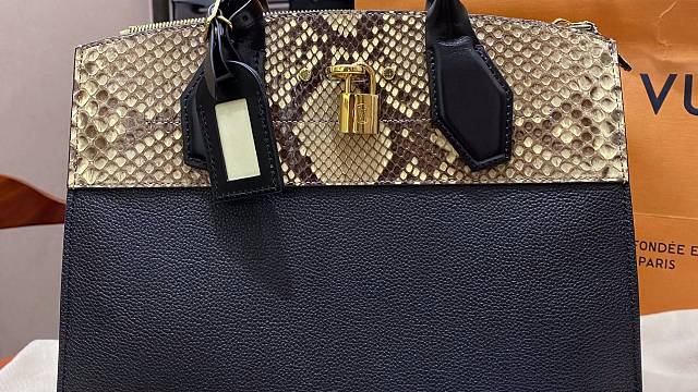 开店失败！香奈儿包包能挽回？