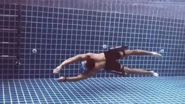 天空飞翔的梦想我水下实现了自由潜水动态憋气3分钟挑战！ #游泳打卡 #爱游泳 #爱上自由潜 #解锁新