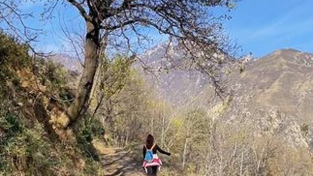 小山村天黑就睡，天不亮就起，不熬夜，没有失眠烦恼，钻到暖暖的被窝睡个安稳觉，简简单单过着日子#远离城