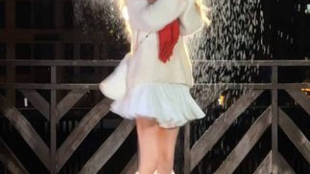 太好了是雪！我们南方孩子有救了！#圣诞舞蹈跳起来了 #title雪地舞 #舞蹈 #下雪天有你和我一起