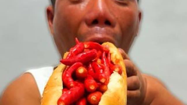 ToRung搞笑 小哥的法棍好辣
#搞笑#搞笑视频 #解压