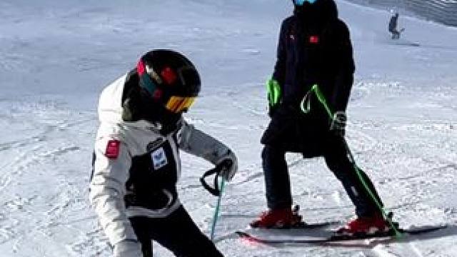 青少年双板滑雪平行式进阶⛷️零下二十度的训练日常#金牌滑雪教练 #滑雪双板教学 #萌娃滑雪有多酷 #
